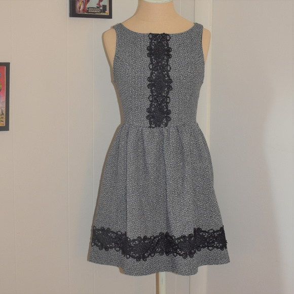 Altar'd State Dresses & Skirts - Altar'd State Black and White Sleeveless Dress